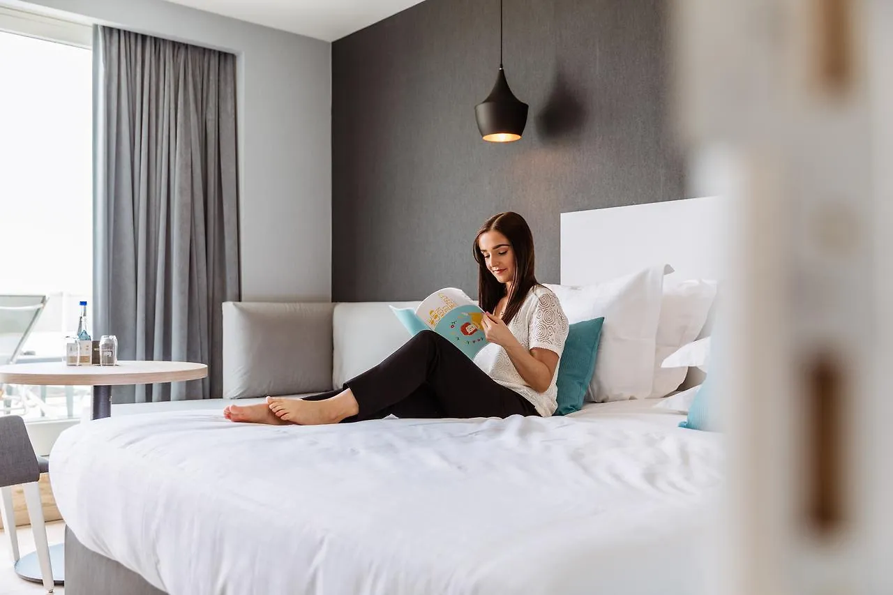 C-Hotels Andromeda Остенде Отель